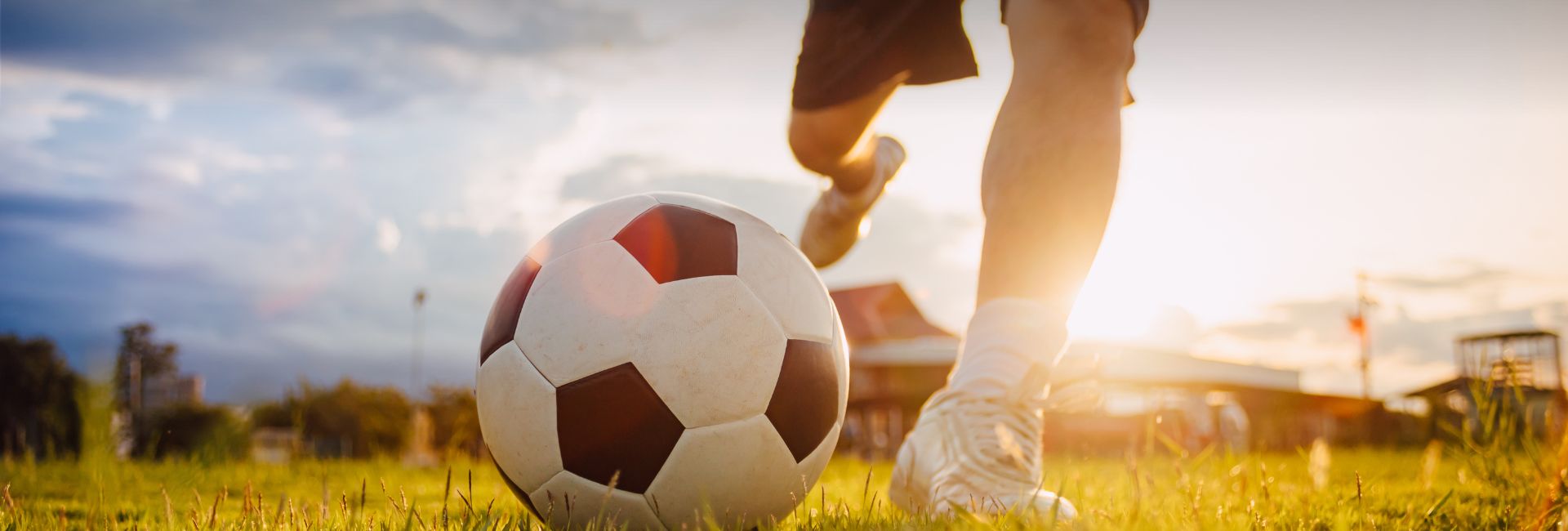 LAAT ONS <b>JULLIE CLUBKAS SPONSOREN!</b>